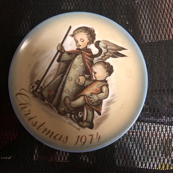 🎄1974 The Guardian Angel Hummel Collectible Plate w/Error-543 $35 or $30w/offer - Picture 1 of 2
